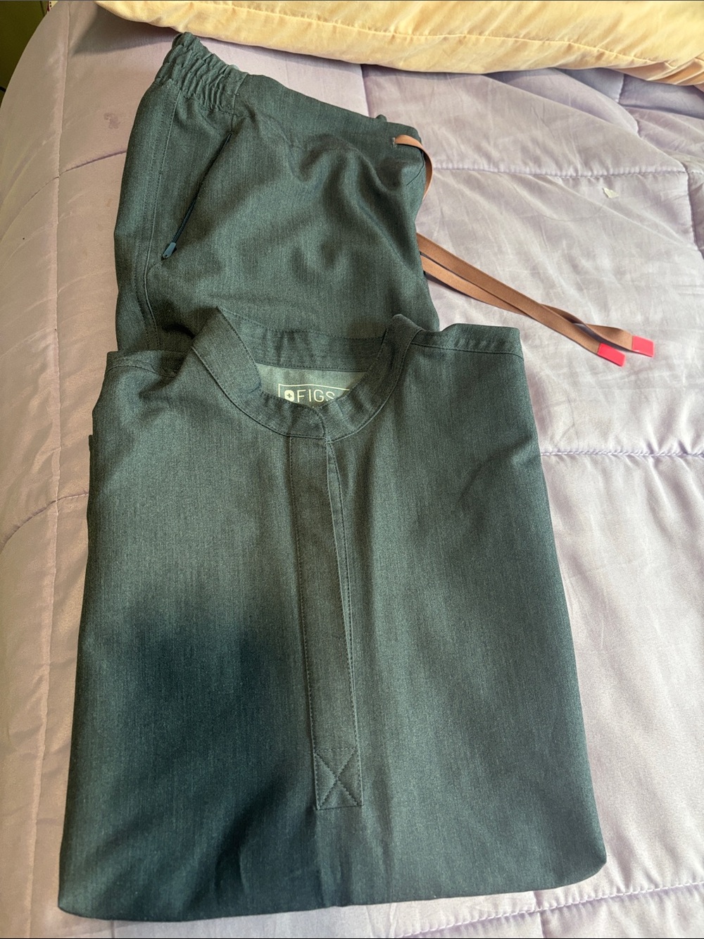 Figs Heather Denim  Rafaela scrub top and bottom size medium